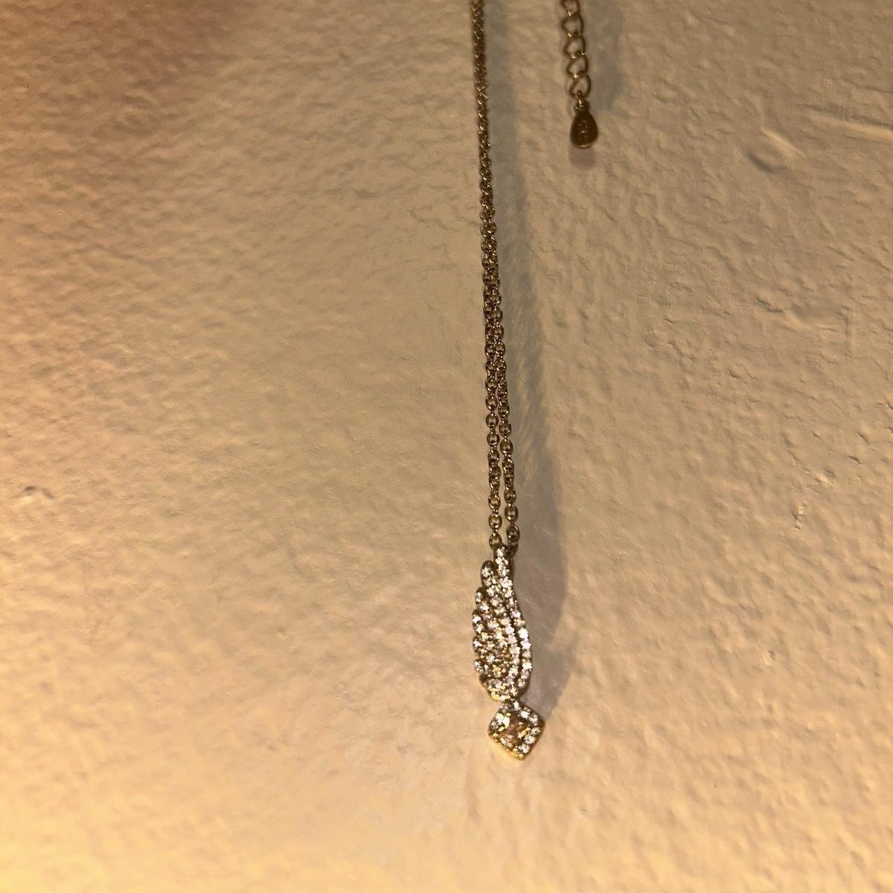 silver 925 single angel wing necklace, pink center