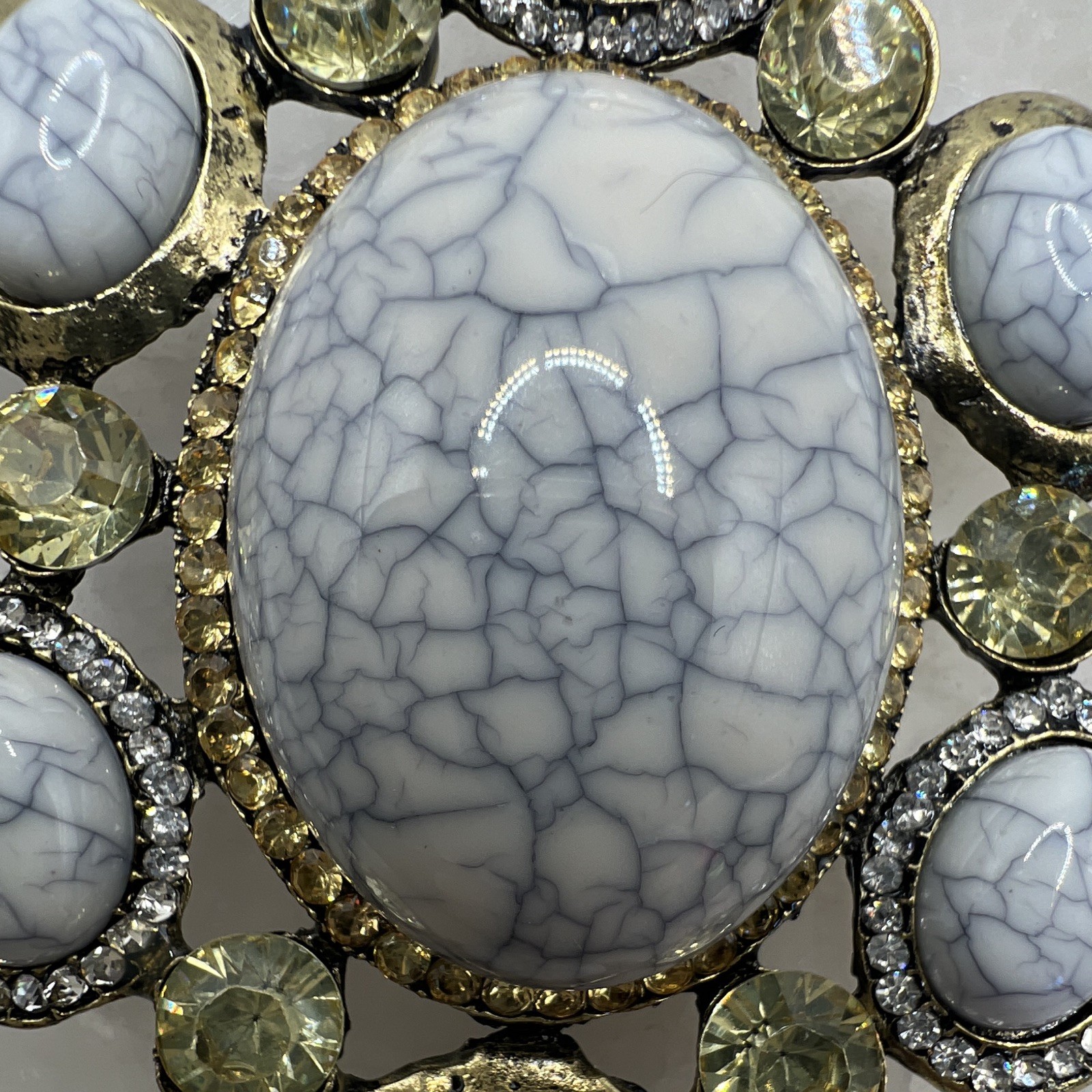 Gold Tone Link Chain Statement Necklace w/Gray & White Bold Faux Stone Pendant