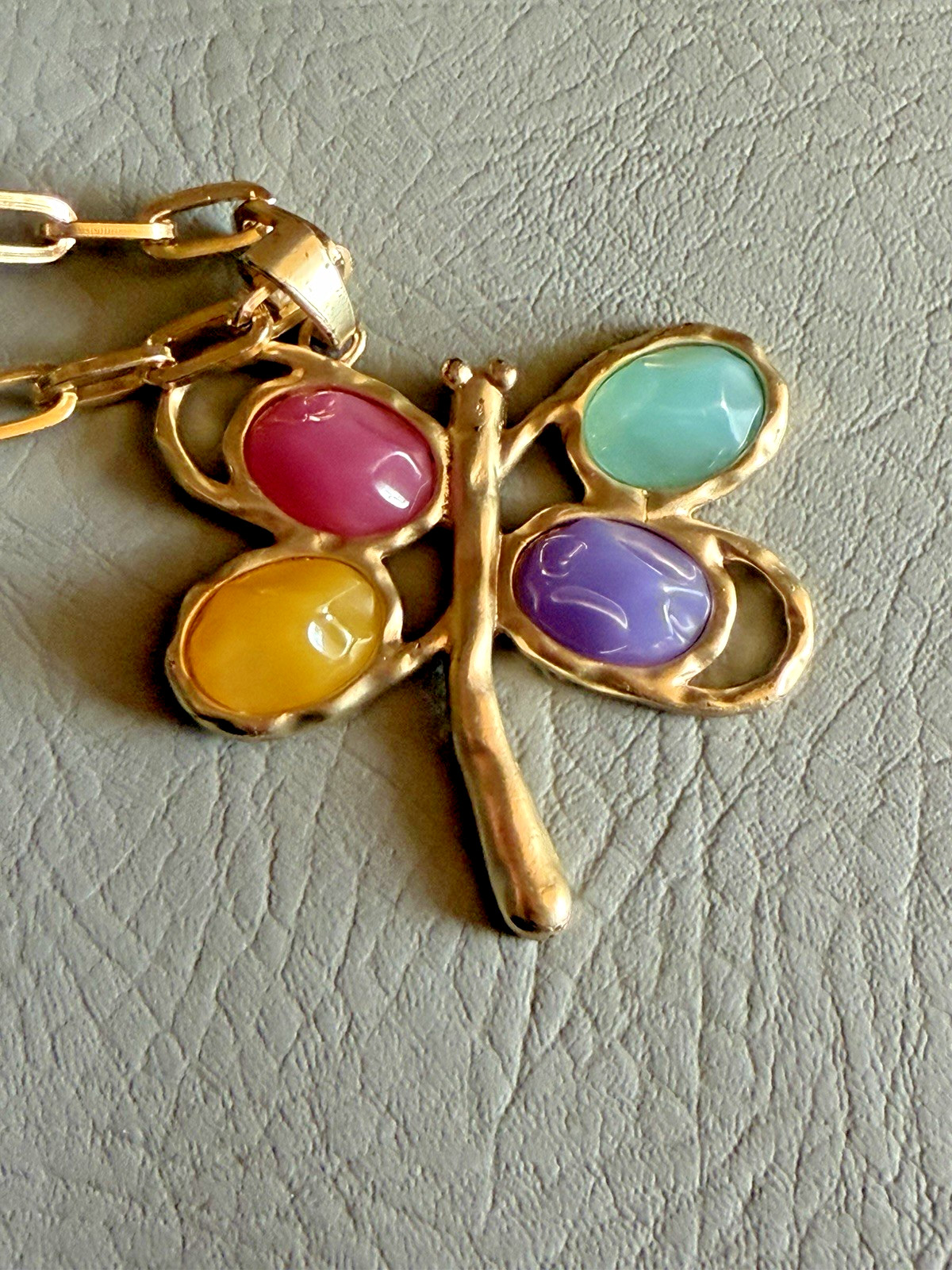 Gold Tone Paperclip Chain Link Necklace Multicolor Dragonfly Acrylic Stones 38″