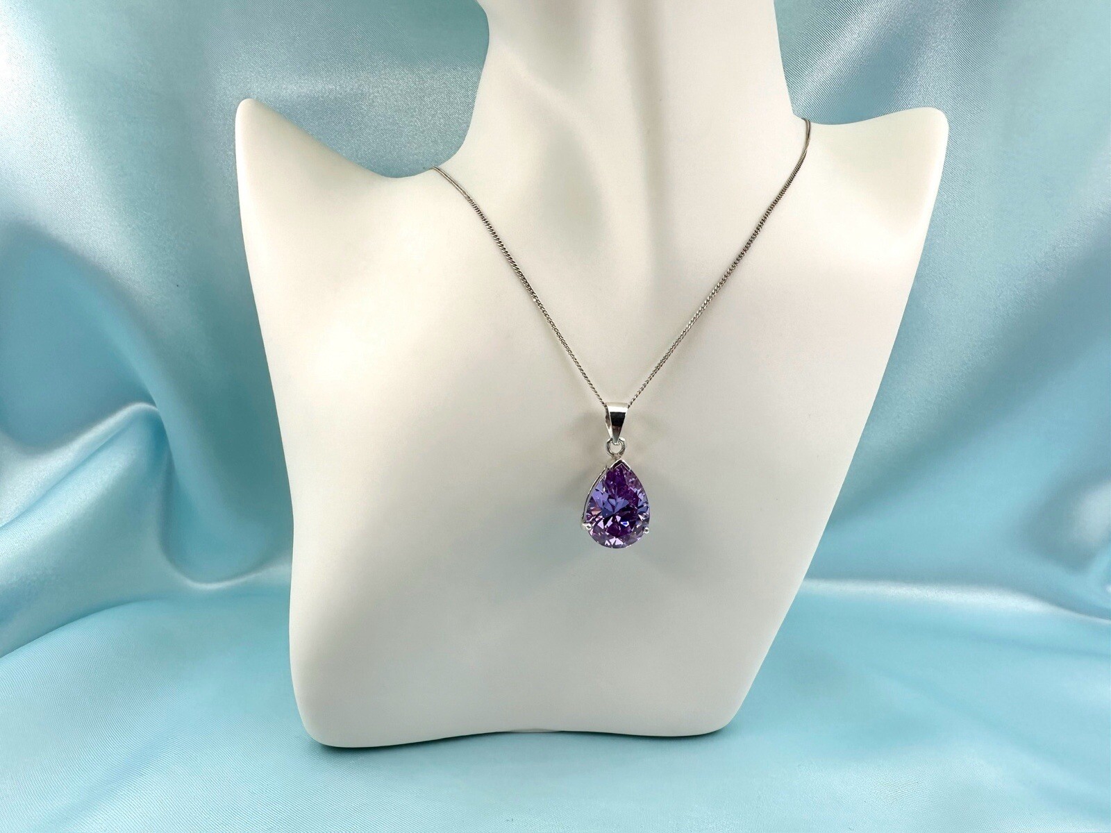Sterling Silver Purple Stone Pendant On 16 Inch Chain 7.52gm