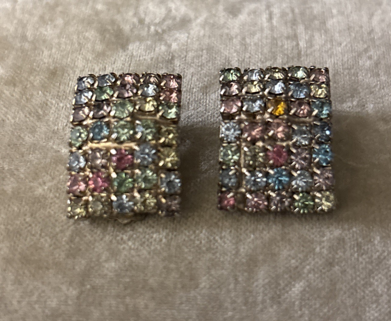 Vintage Pastel Confetti Rhinestone Clip Earrings Unsigned Mid Century Sparkle