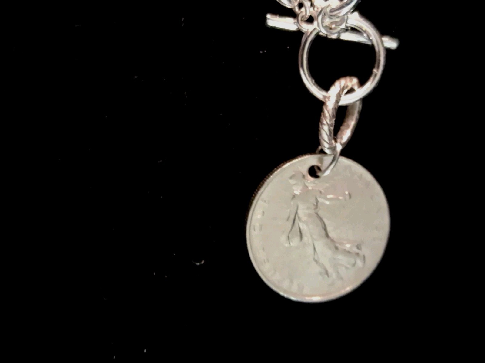 18 Inch Silvertone Oval Link Chain With A Coin Pendant (1Franc)