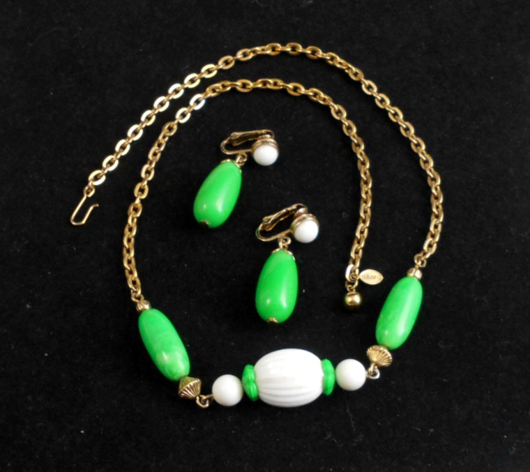 VINTAGE GORGEOUS AVON COME SUMMER NECKLACE & CLIP EARRINGS SET 1977 VERY GOOD