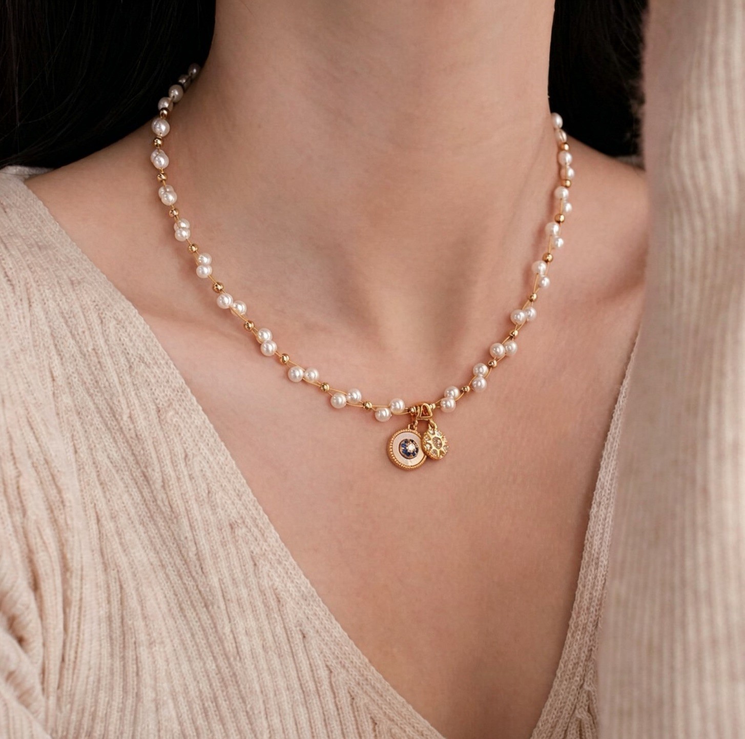 Vintage Imitation Pearl Beaded Choker Necklace with Double Sun Pendant