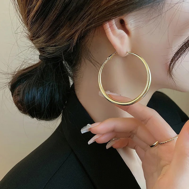 Fashion Metal Big Circle Hoop Earrings for Women C-Shaped Earrings Jewelry Gift