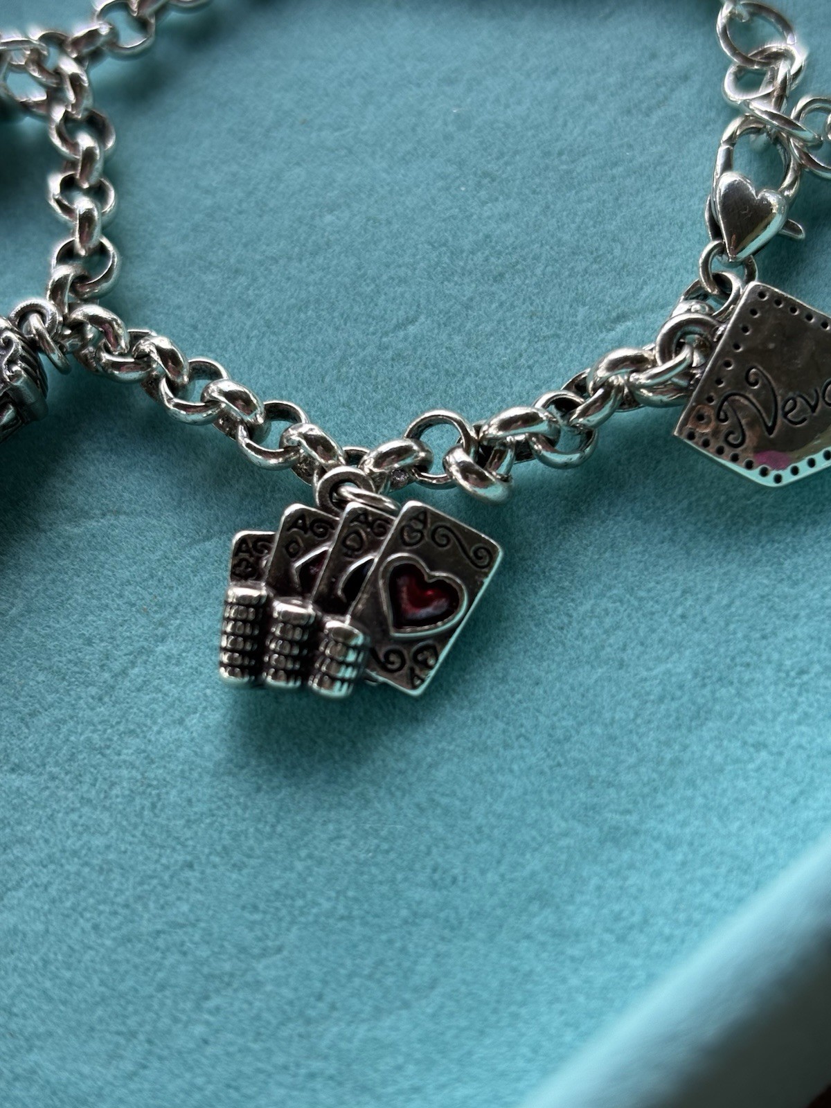 7396 Brighton Nevada Las Vegas Charm Bracelet Casino Cards Dice Retired 7.5″