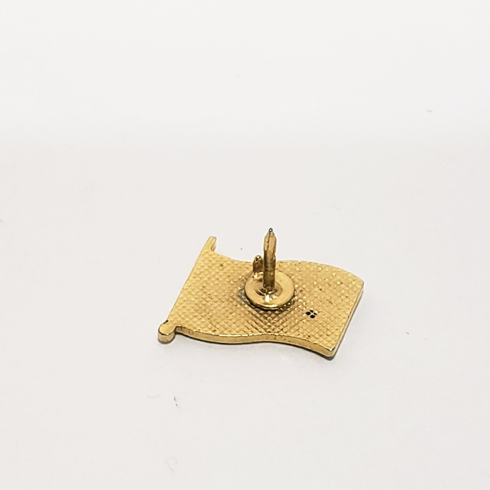 United Kingdom Great Britain Lapel Pin Enamel Red Blue Gold Tone 1/2″
