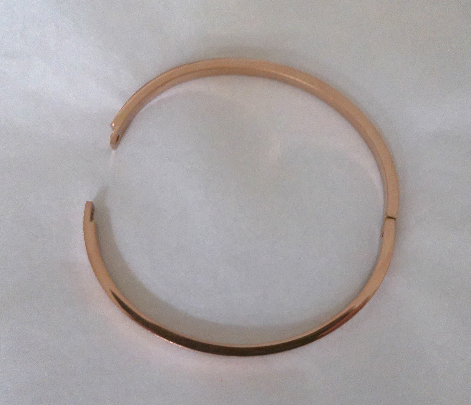 New Rose Goldtone Stainless Steel Oval Hinged Bangle Bracelet for All Occasions
