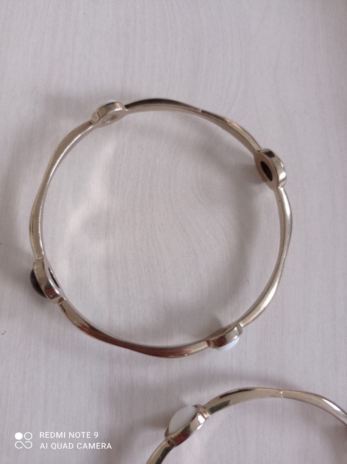 Retro Bohemian Set Of 5 Silver Tone With White & Black Acrylic Beaded Bangles