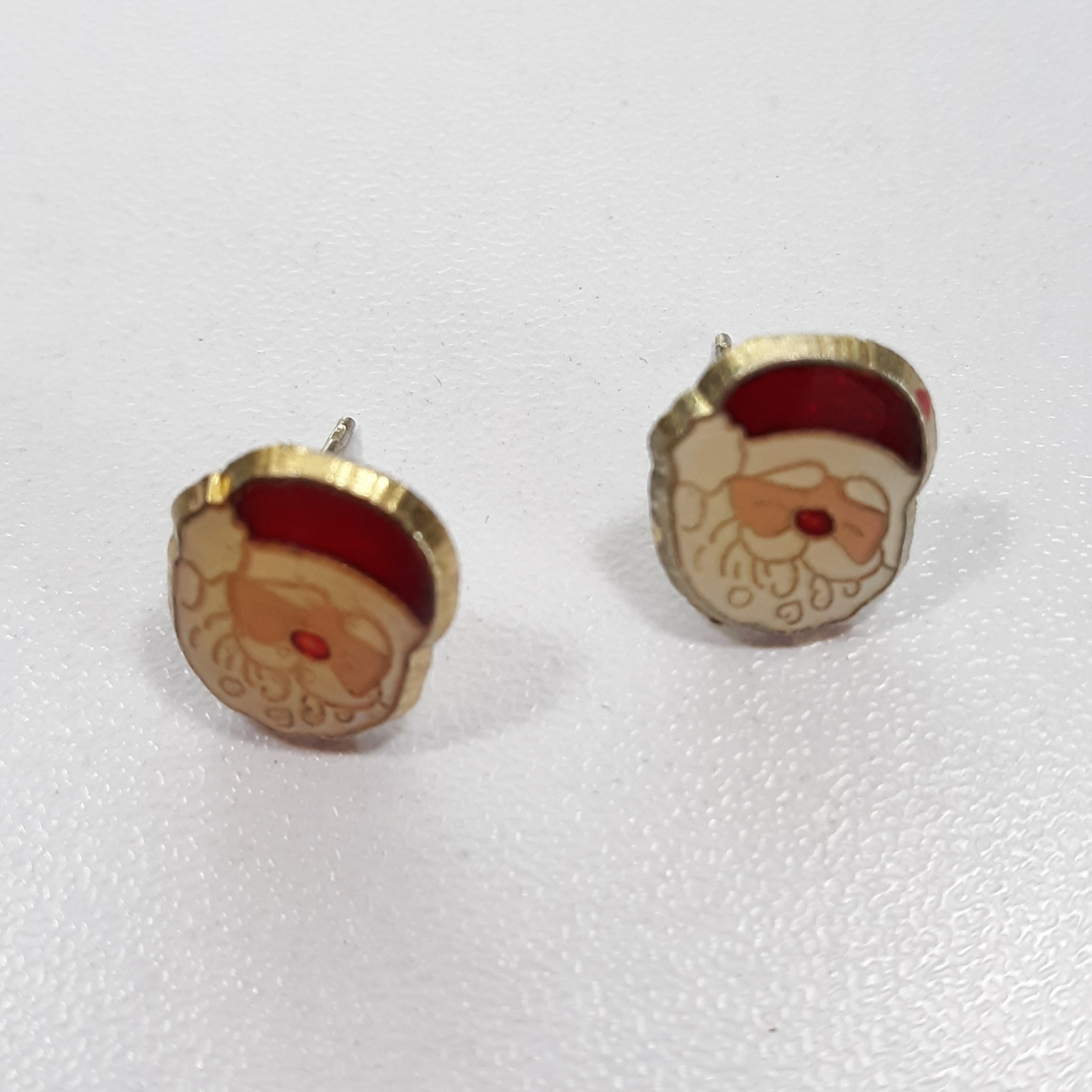 Christmas Santa Head Earring Red Gold Tone Prong Hook 1 Pair Pierced Earrings
