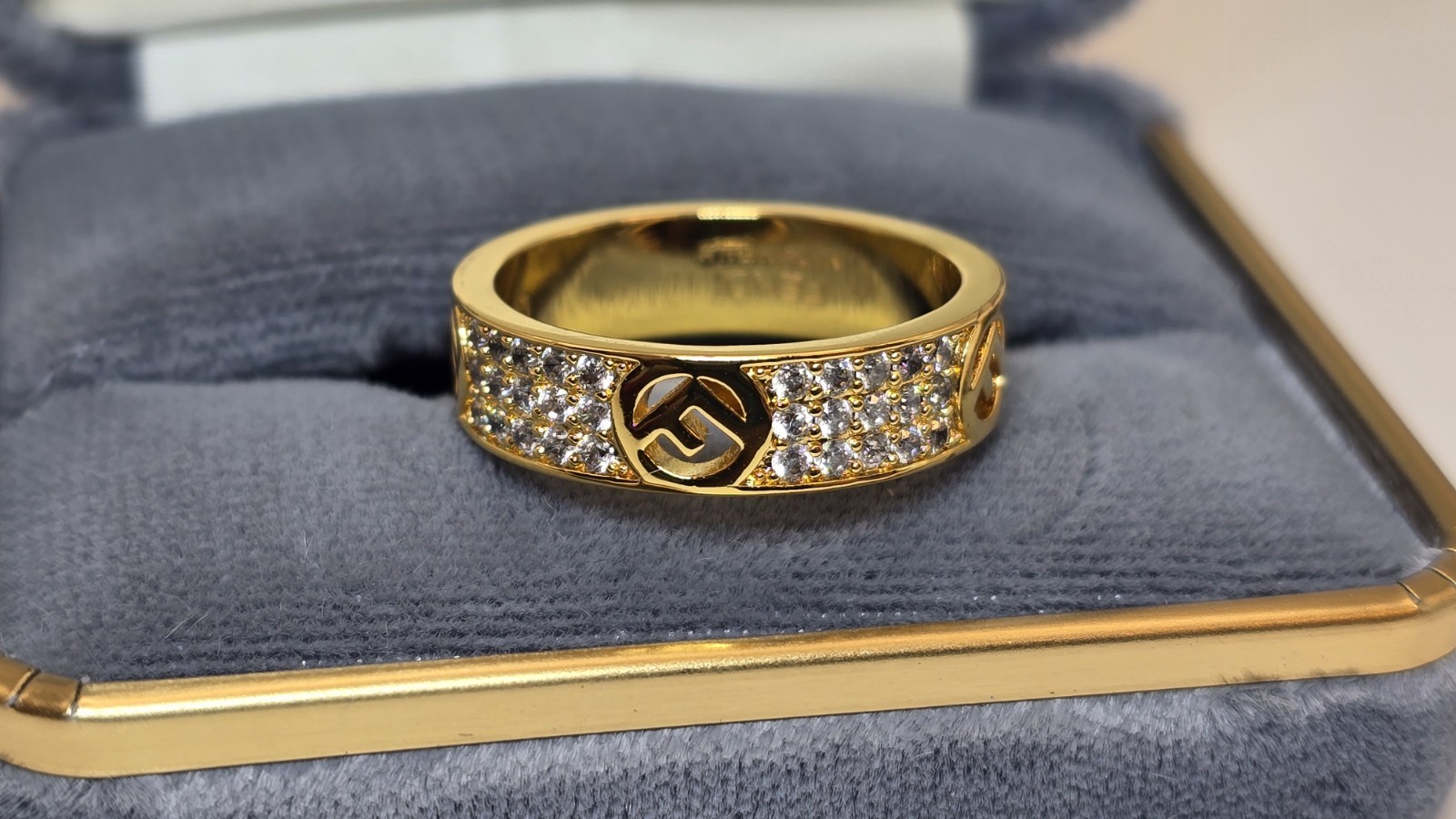 Fendi FF Logo Ring Gold Tone Pave Crystal Band Size 8.5 Made In Italy