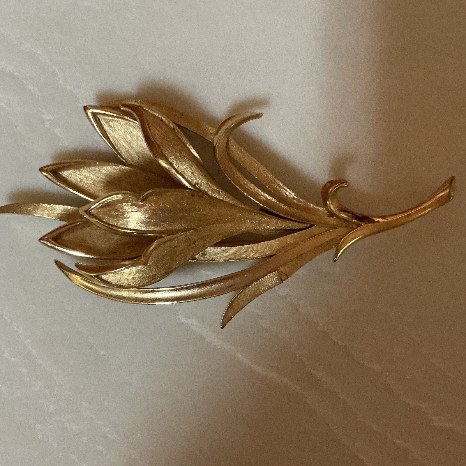 VTG TRIFARI 1950 Gold Tone Leaf Spray Brooch Pin 2” Metal Nature Flowers