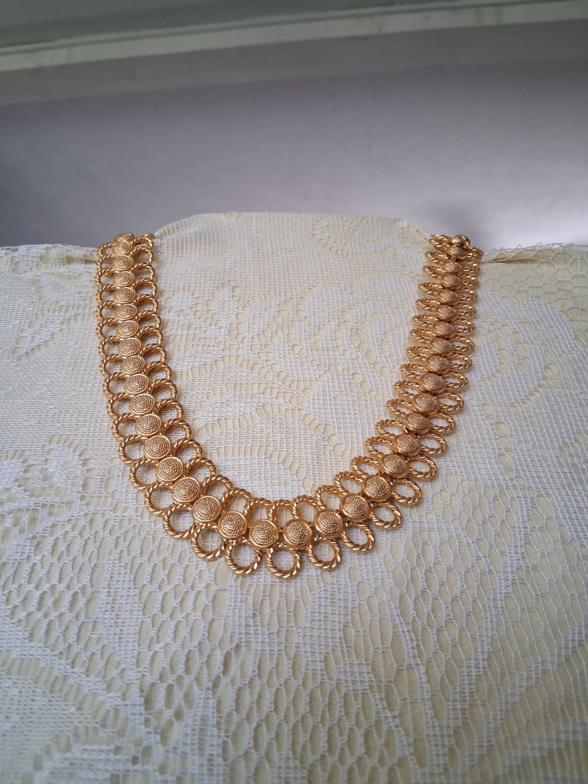 Vintage 1980s Gold Tone Coin Medallion Statement Collar Necklace