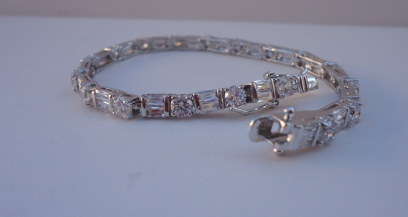 925 STERLING SILVER LADIES TENNIS BRACELET18ct LAB CREATED DIAMOND / 7.5” LONG