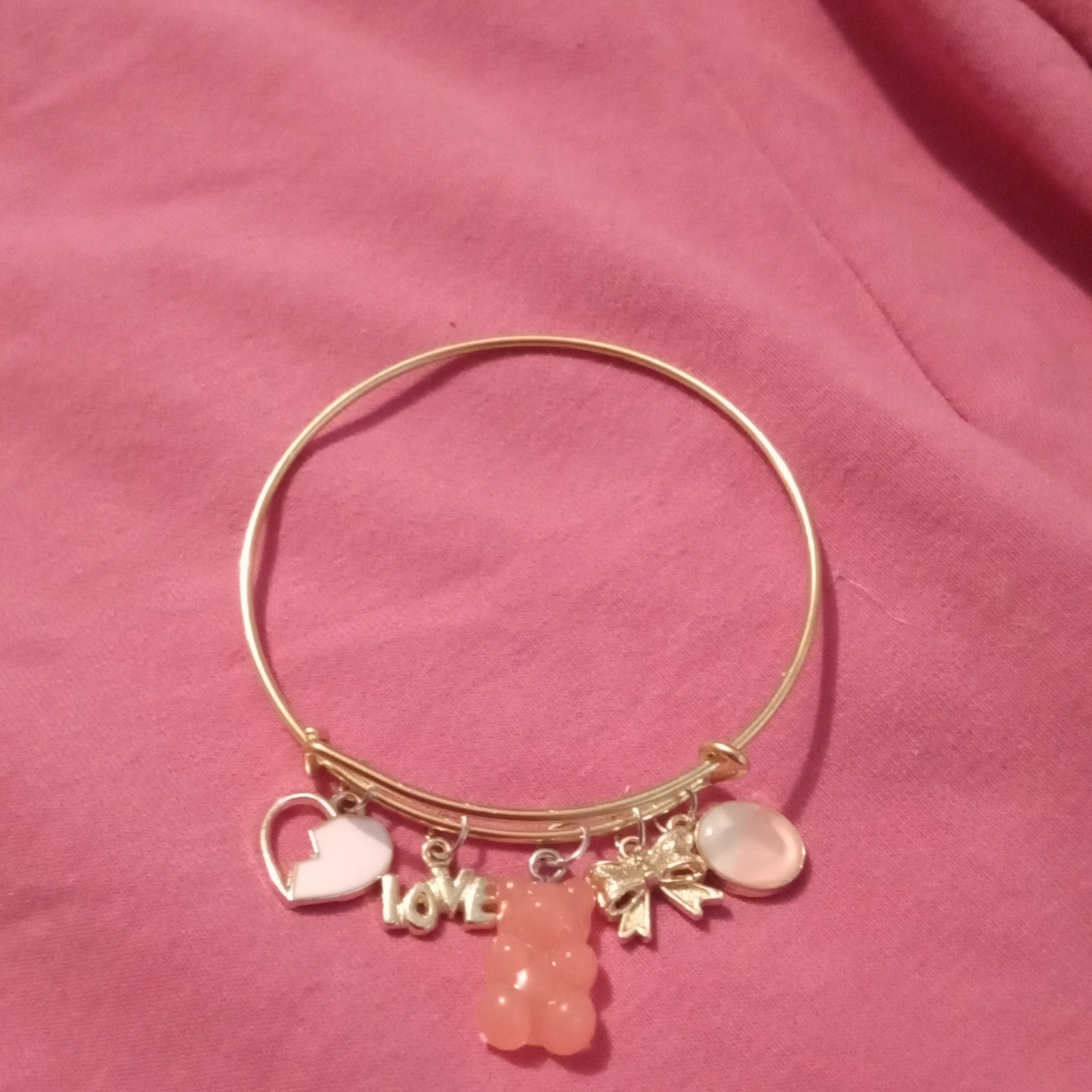 Gold Tone Metal Charm Bangle Bracelet Dangle Pink Gummy Bear Heart LOVE