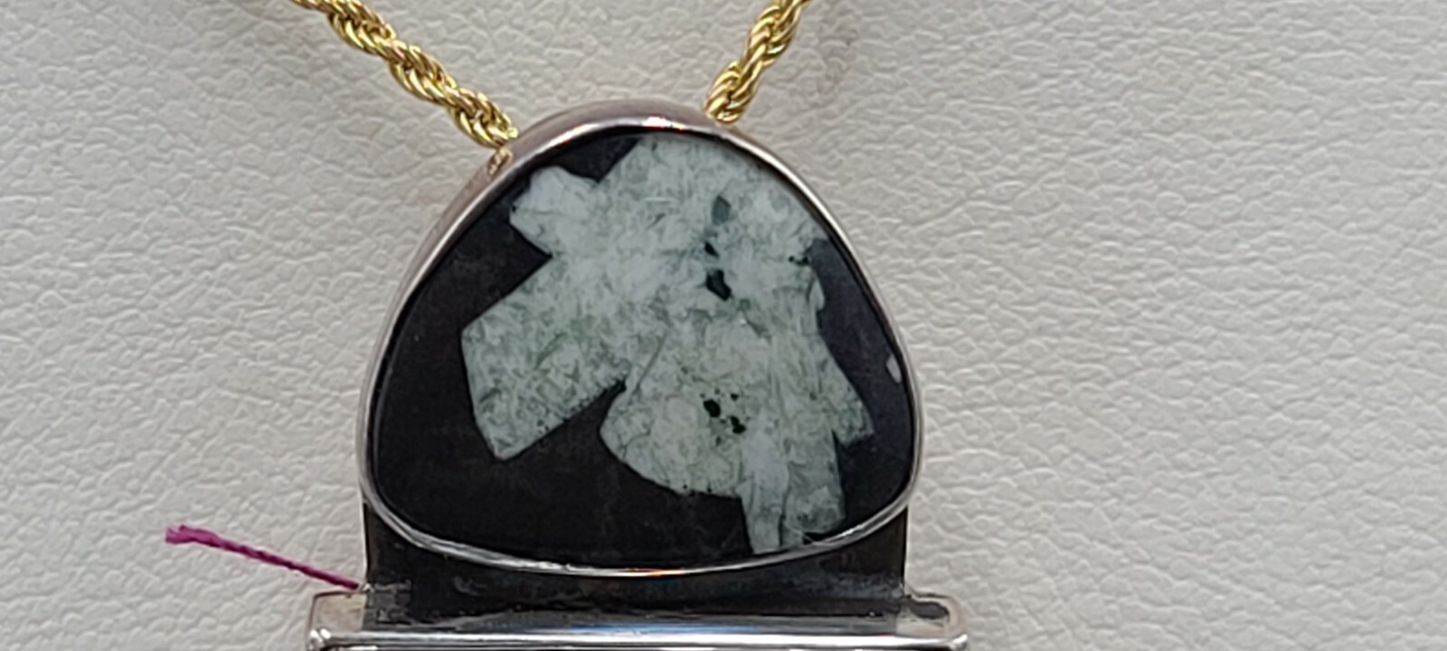PENDANT & BROCH : CHRYSANTHENTHMUM STONE w/ MOONSTONES