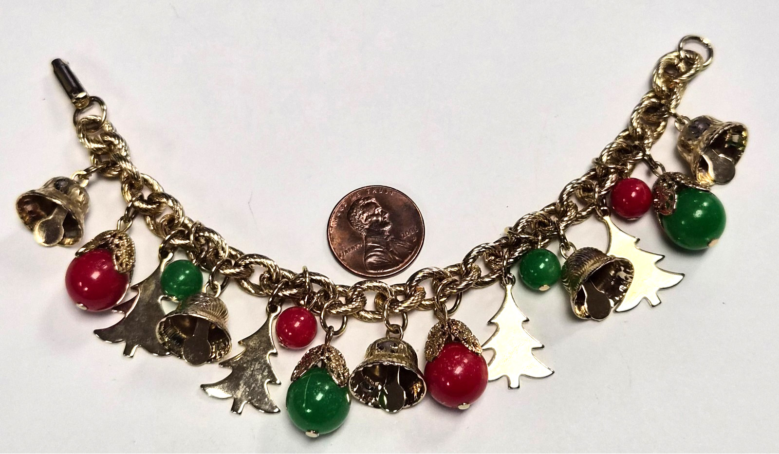 Vintage 70’s Christmas Holiday Bells Charm Dangle Red & Green Link 6.5″ Bracelet