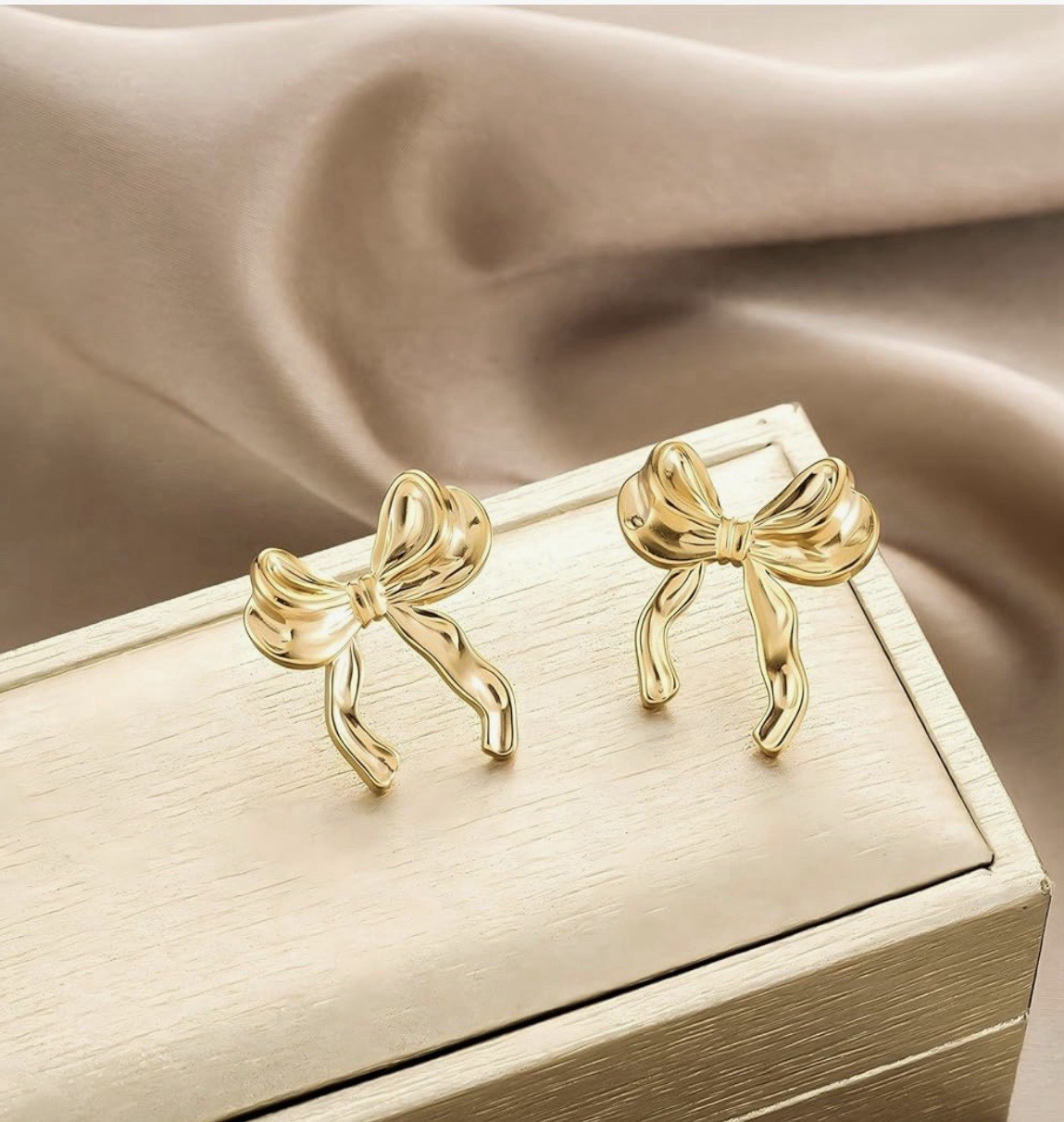 Gold Tone Metal Bow Stud Earrings Post & Butterfly No Stone Lobe Stud Style