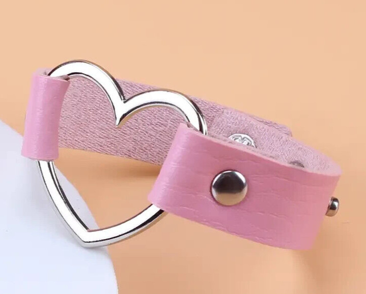 8.5″ Leather Heart Bracelet Stackable Adjustable Snap New Free Ship 9001 9002