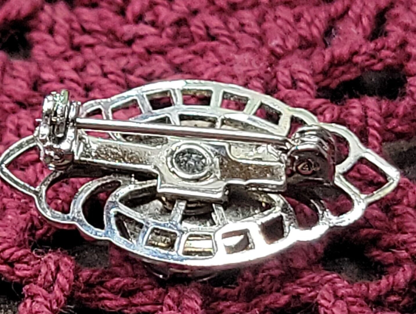 Small 1 And 1/2 Inch Vintage Rose Broch.