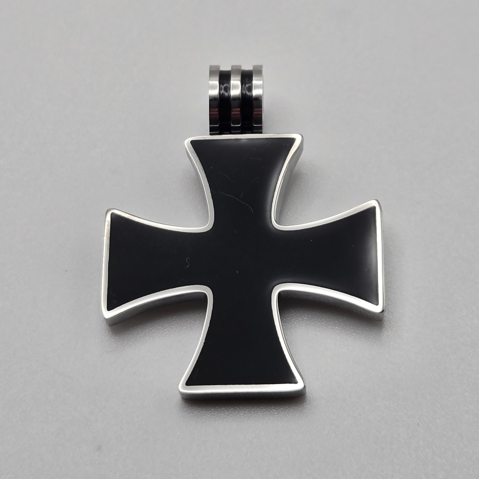 BLACK IRON CROSS PENDANT CHARM / 18″-24″ STAINLESS STEEL CURB CHAIN NECKLACE