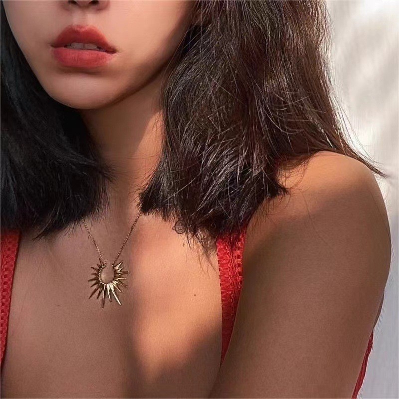 1Pcs Open Sun Choker Necklace, Chic Pendant Chain for Men Women, Unisex