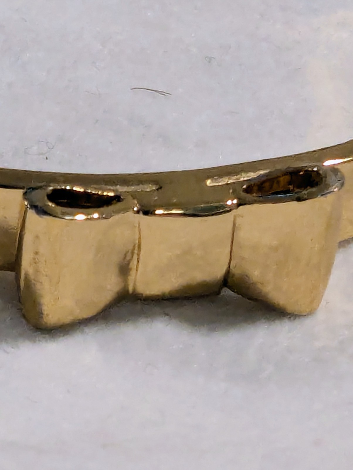 Kate Spade Small Bow Bangle Gold Tone 7.5” Slip-On Minimalist Stack Bracelet