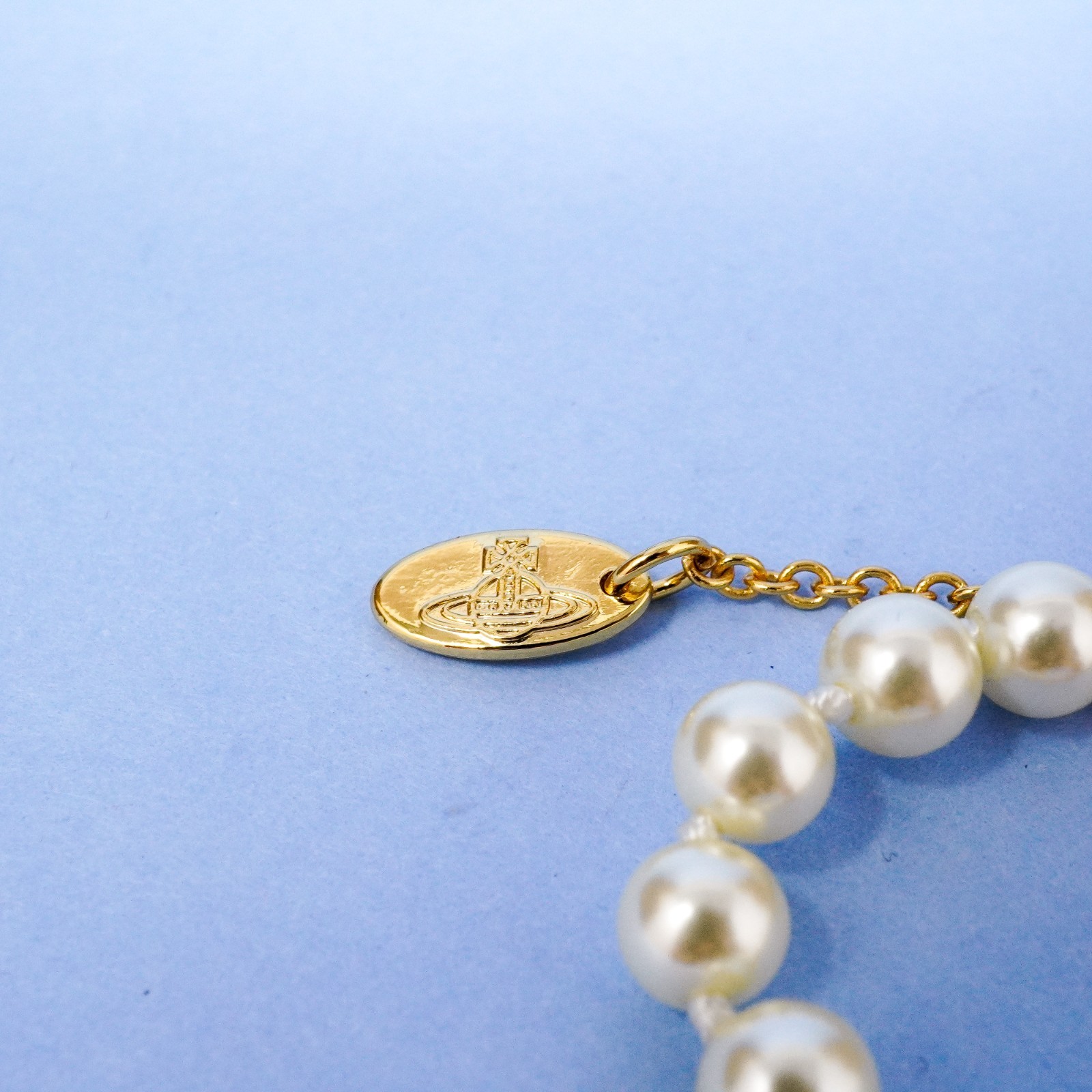 Vivienne Westwood Bracelet Bas Relief Pearl & Gold Orb Charm With Crystals & Box