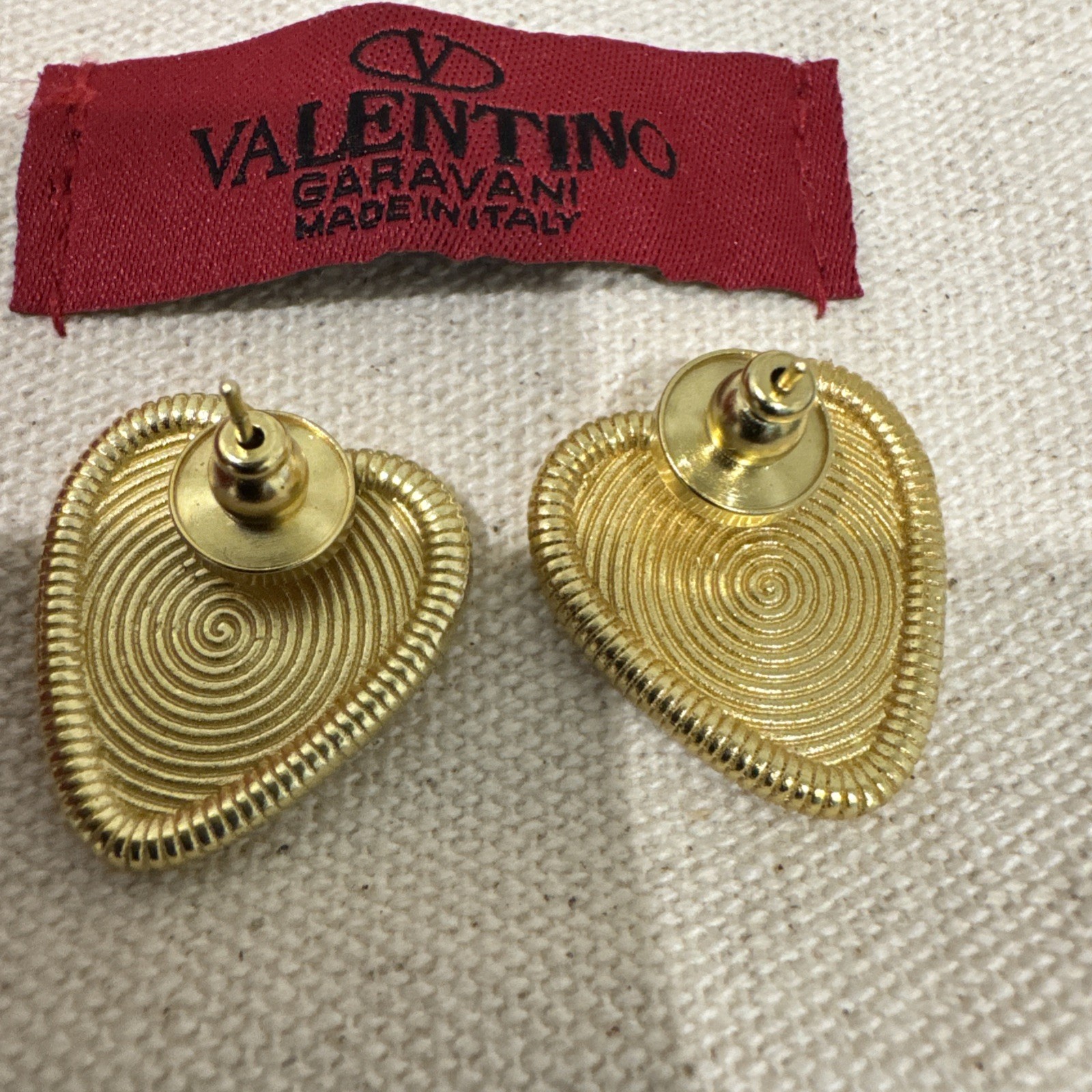 Valentino Garavani heart-shape stud earrings Gold Made in Italy Contemporary