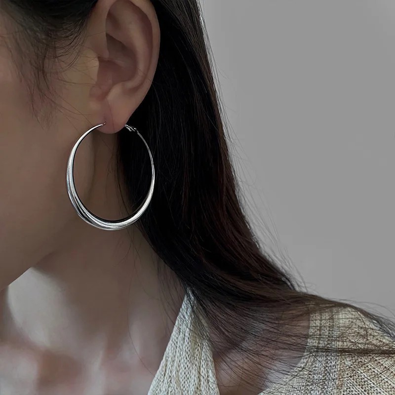 Fashion Metal Big Circle Hoop Earrings for Women C-Shaped Earrings Jewelry Gift