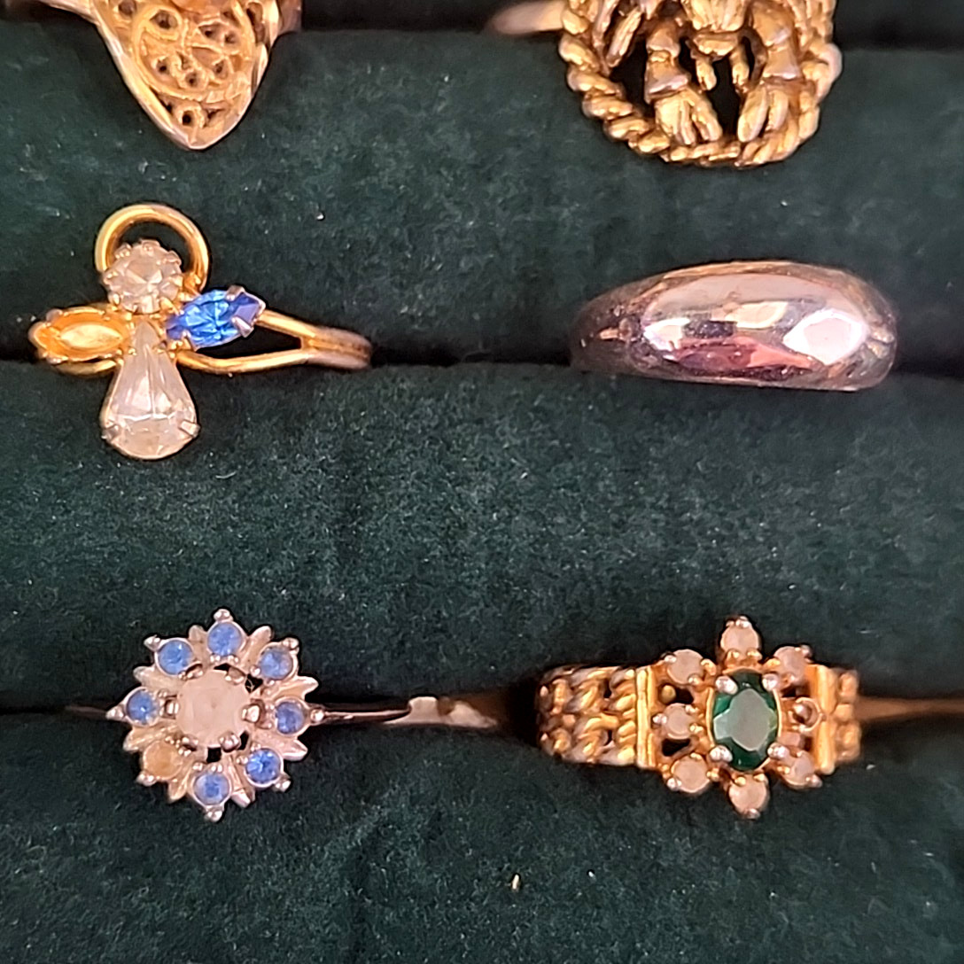 Ring Lot of 16 Rhinestones Multi Tone Various Sizes 6-8