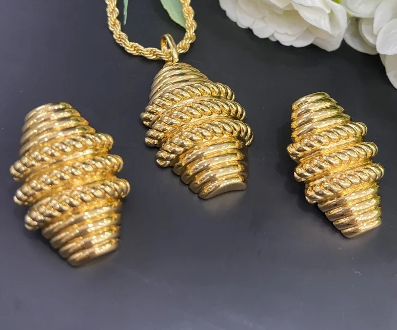 18K Gold Plated Dubai European Wedding Bridal Pendant Necklace Drop Earrings Set