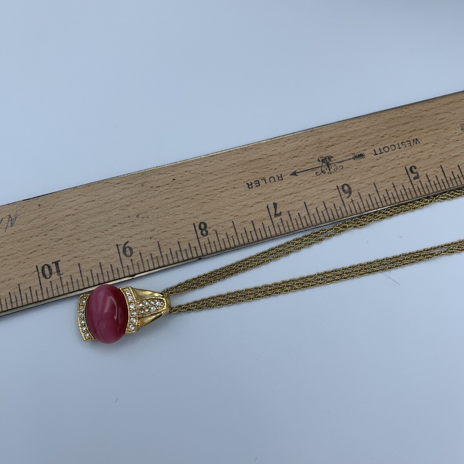 Roman Gold Tone Chain Necklace With A Pink Pendant 3-112