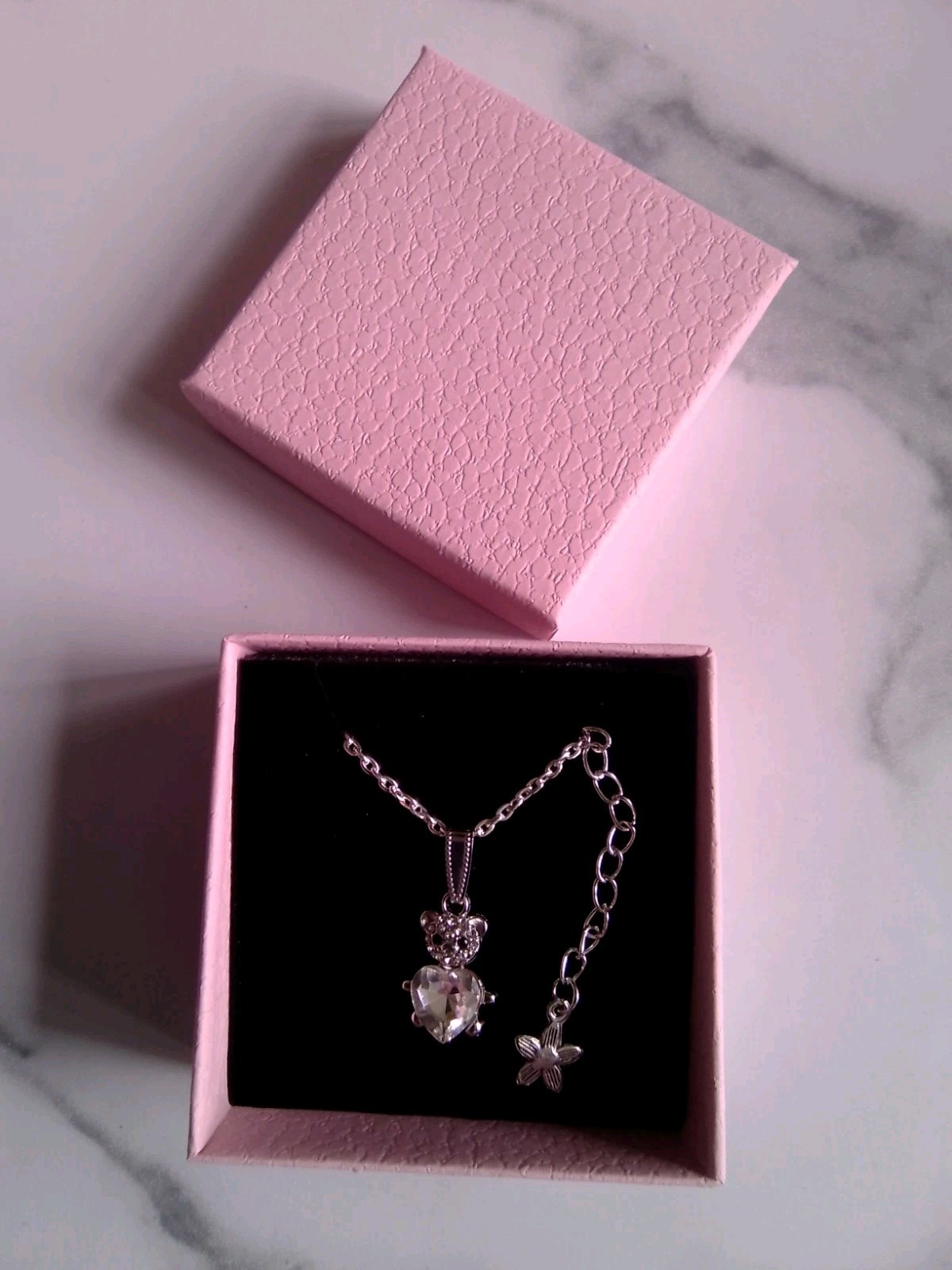 (16a) Silver Teddy Bear 🧸 Necklace With white Rhinestone & Box.