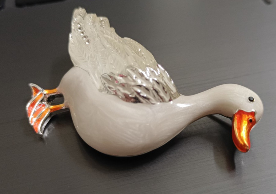 New Napier Silver Tone White Duck Pin