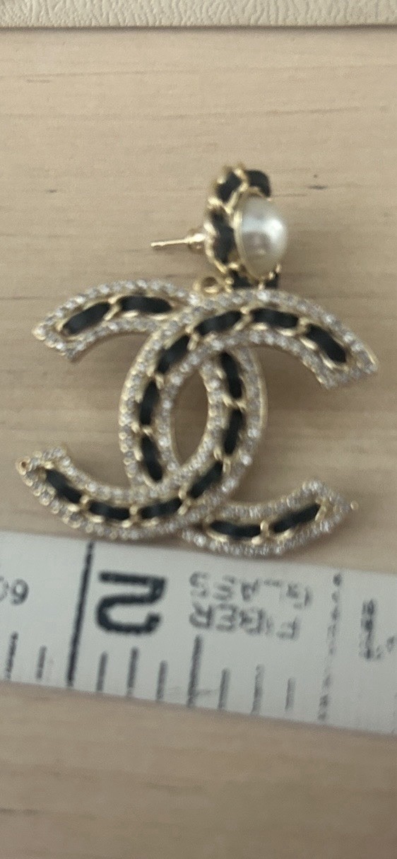 CHANEL CC Logos Round Leather Dangle Pearl Earrings Gold Tone Auth w/Box