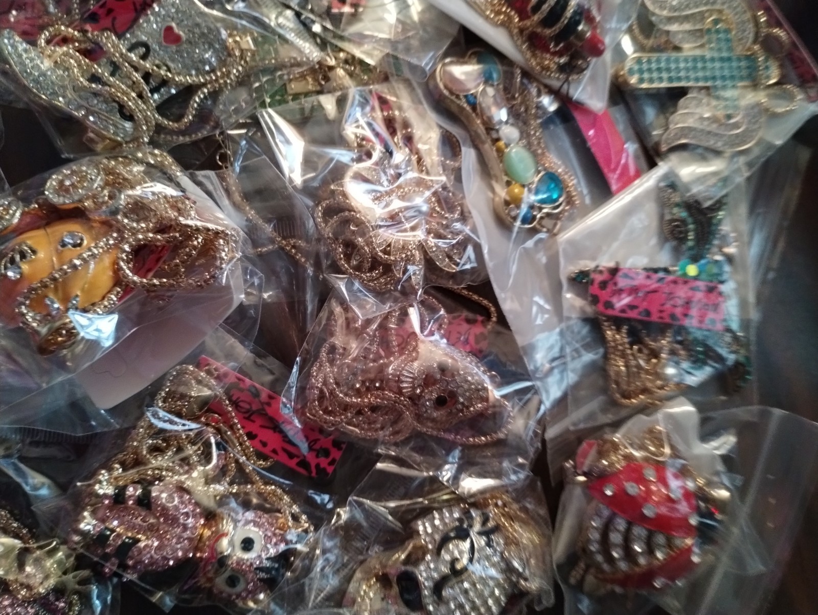 BETSEY JOHNSON Rhinestone novelty pendant necklaces/ Pins Wholesale lot Of 25