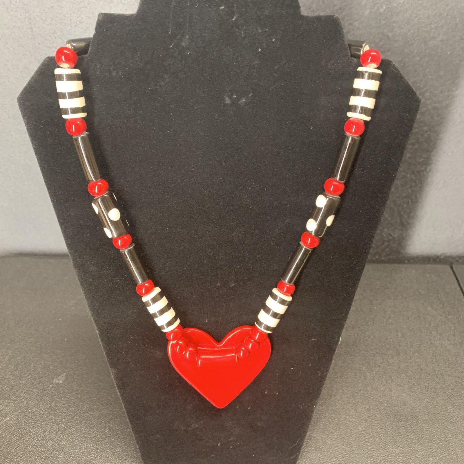 Vintage Flying Colors Ceramic Heart Necklace Red Black White Bead Pop Art 80s