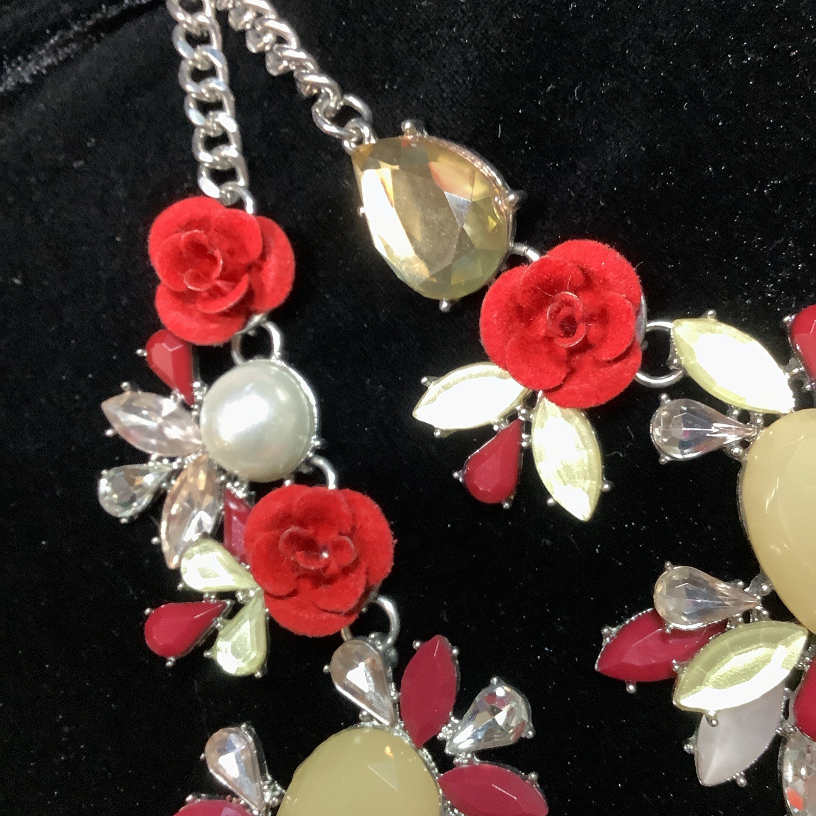 Red Velvet Roses and Gems Fashion Necklace Prom Wedding Formal casual party
