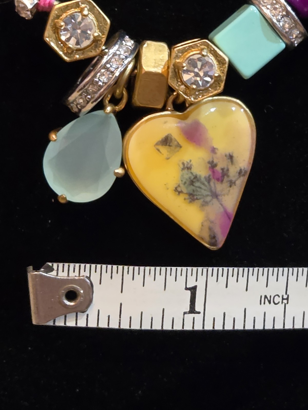 Gold Tone & Rhinestone Heart Charm Necklace 27″ Unsigned.