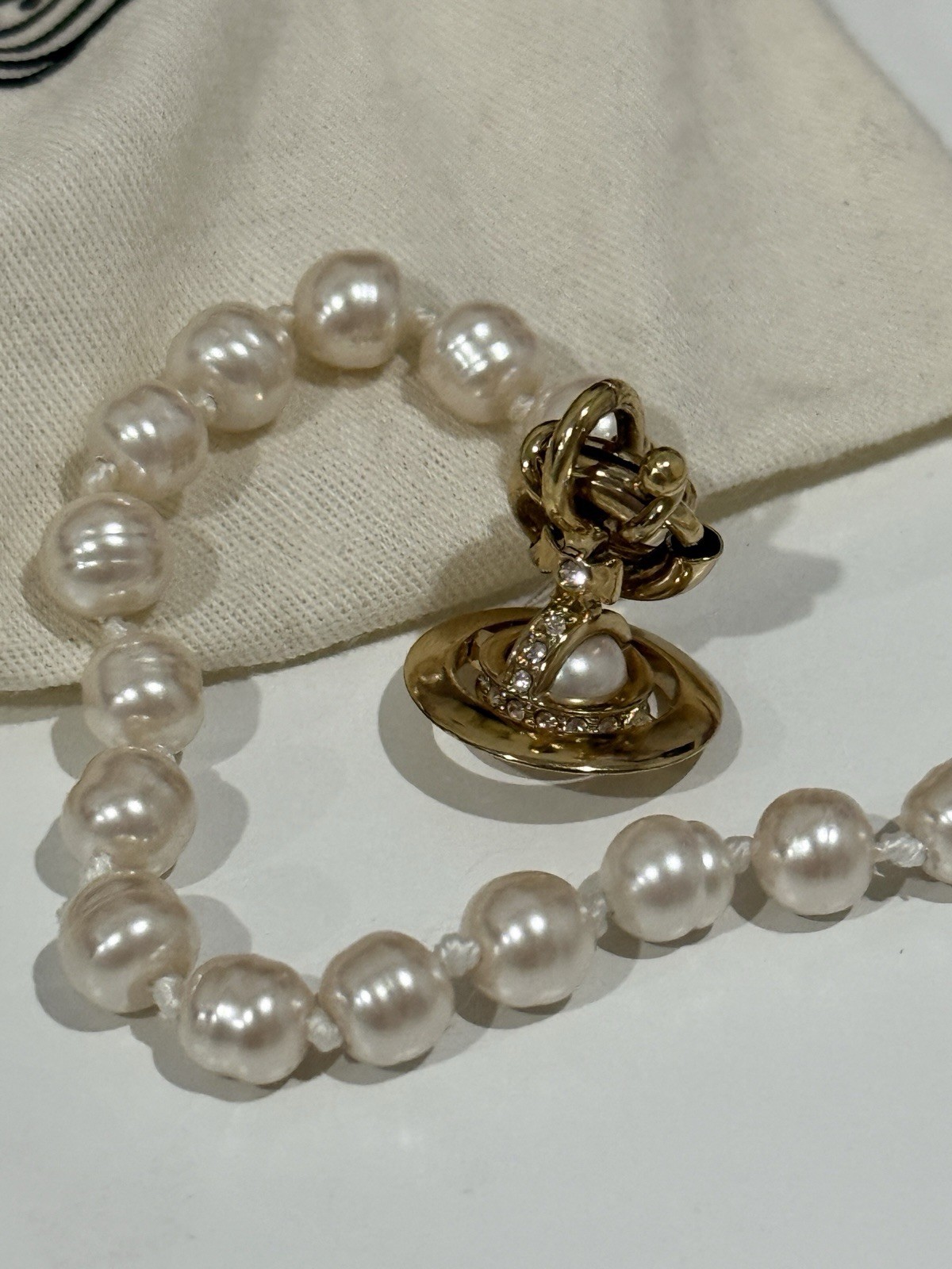 Vivienne Westwood White Faux Pearl Beaded Bracelet Gold Orb – Pre-owned