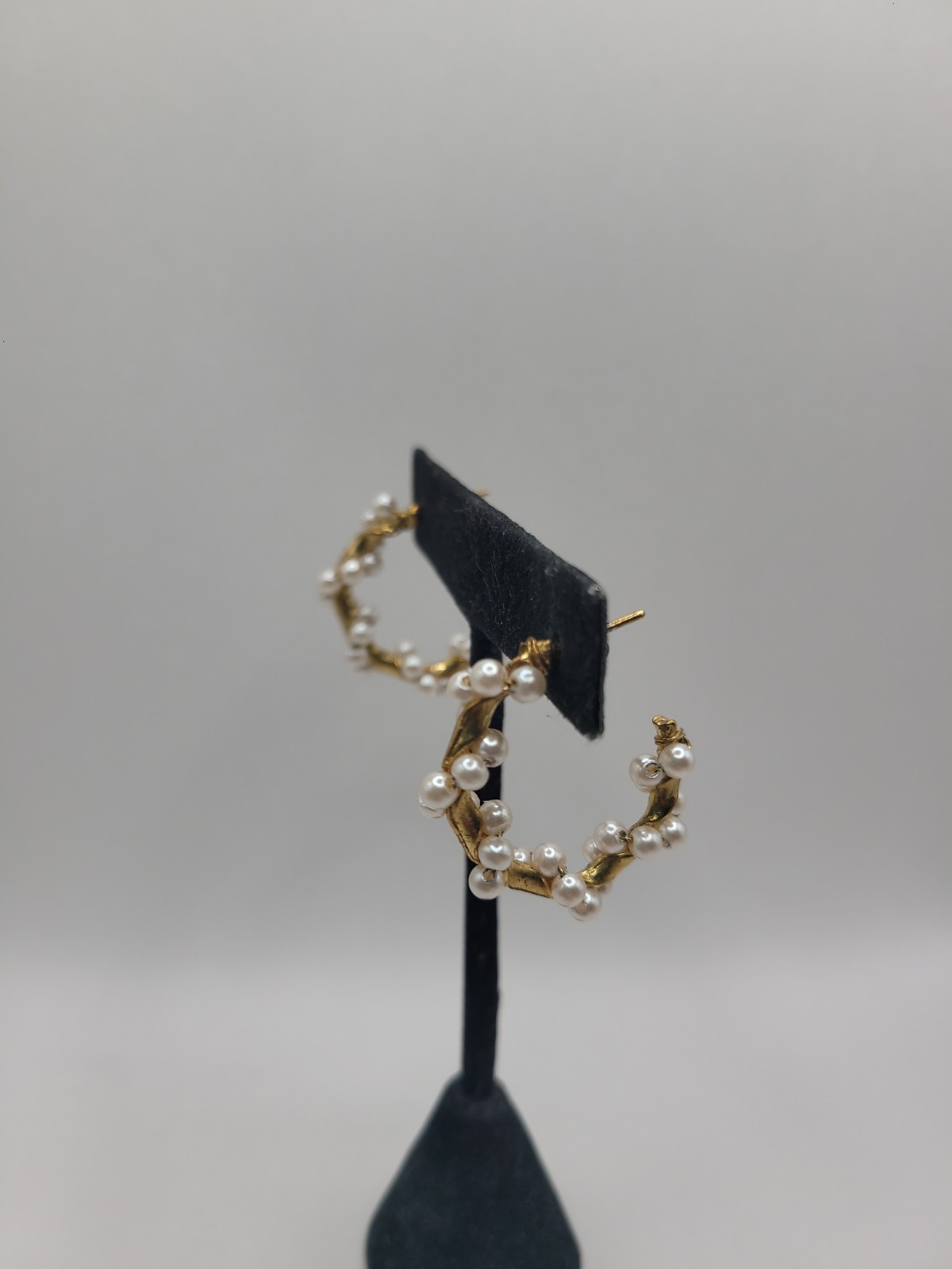 Gold Tone Faux Pearl Cluster Open Hoop Earrings Textured Statement Post Earrings