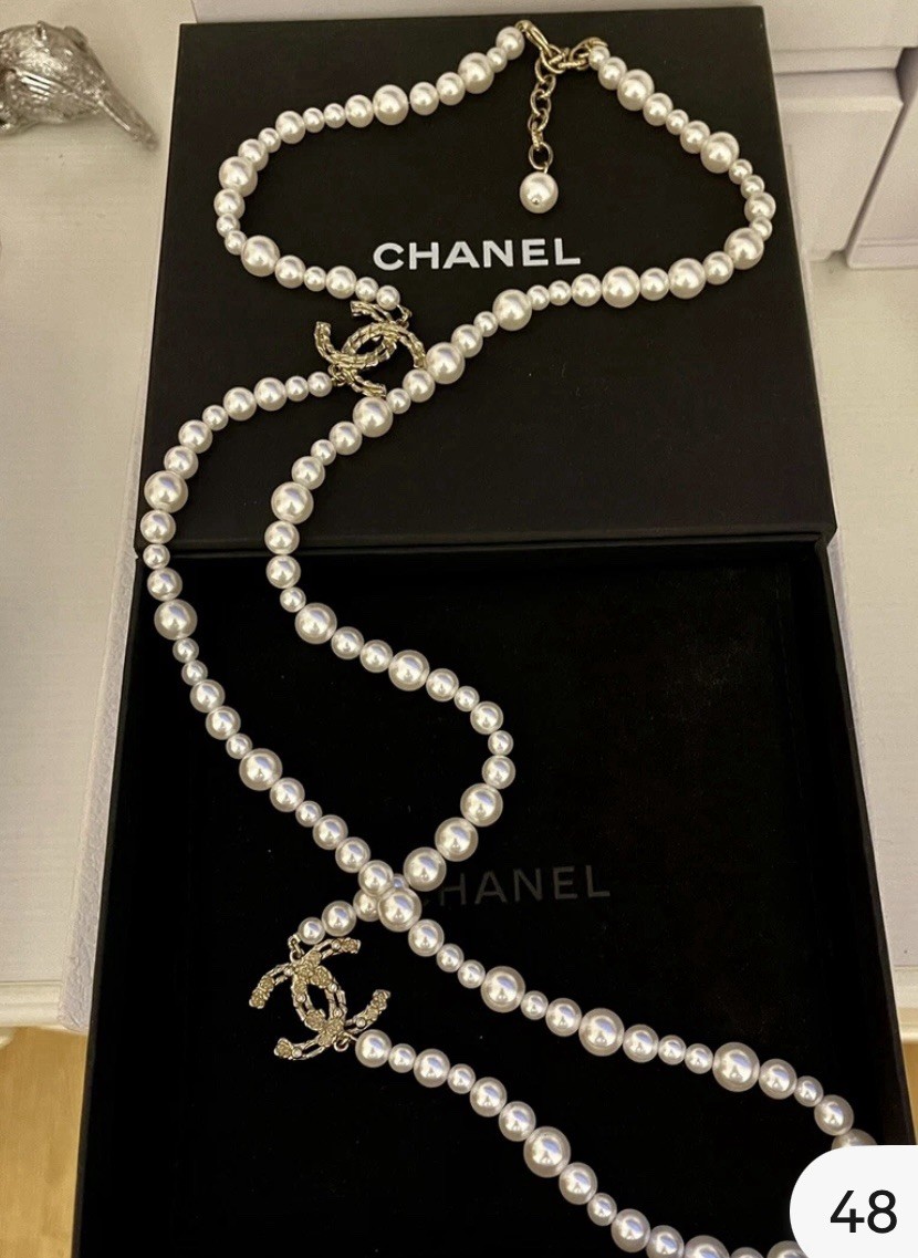 Authentic Pearls Chanel. Necklace Whit Box, Invoice. Perfect Condition