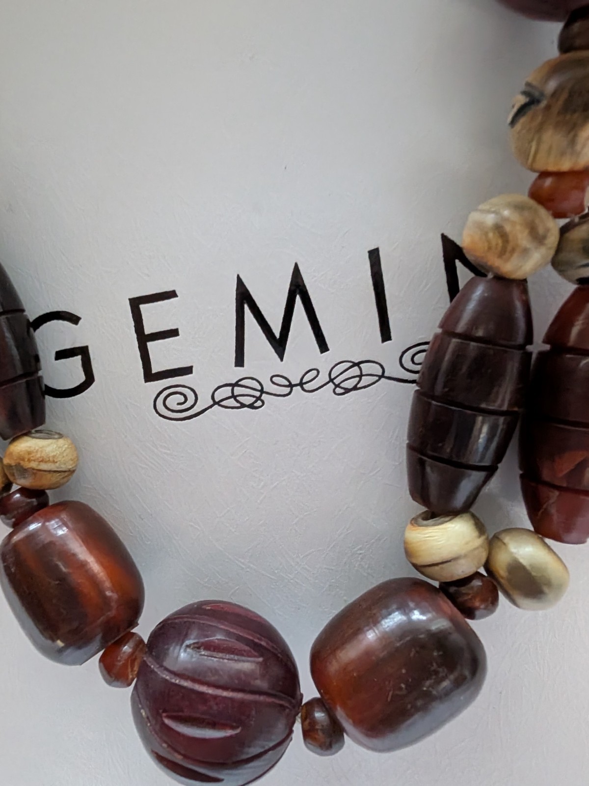 Vintage Red & Brown Faux Wooden Resin Beaded Necklace Engraved 69g & 22″ Long
