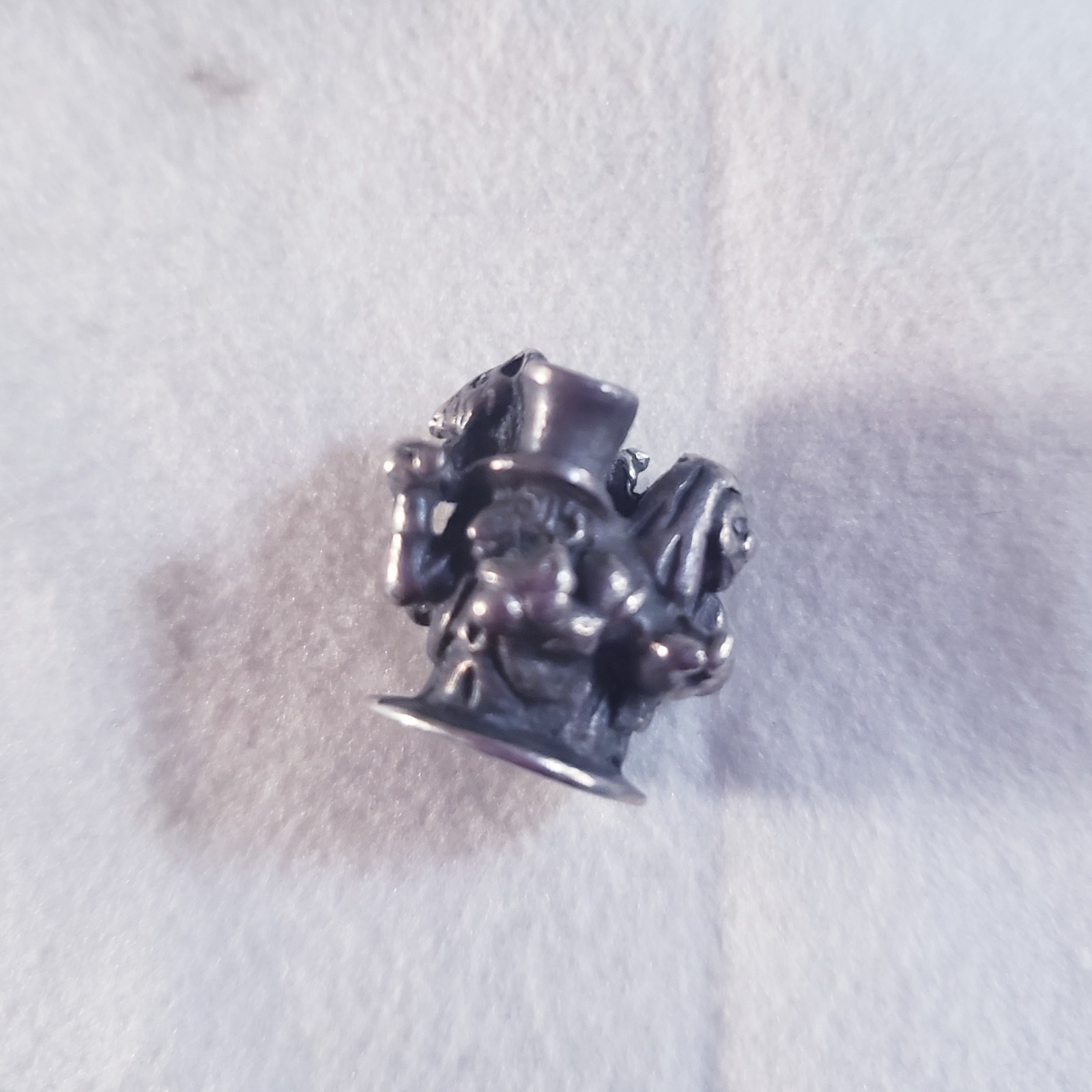 Gently Pre-own Trollbeads HTF World Tour United Kingdom Alice in Wonderland Bead