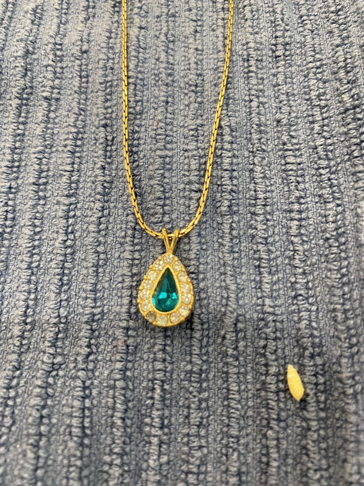 Gold Tone 7-8 inch Necklace with Tear Drop Pendant