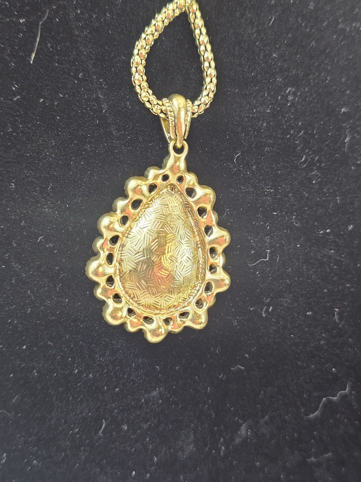 Purple & Clear Rhinestone Necklace & Earrings Gold Tone Teardrop Shape 27″