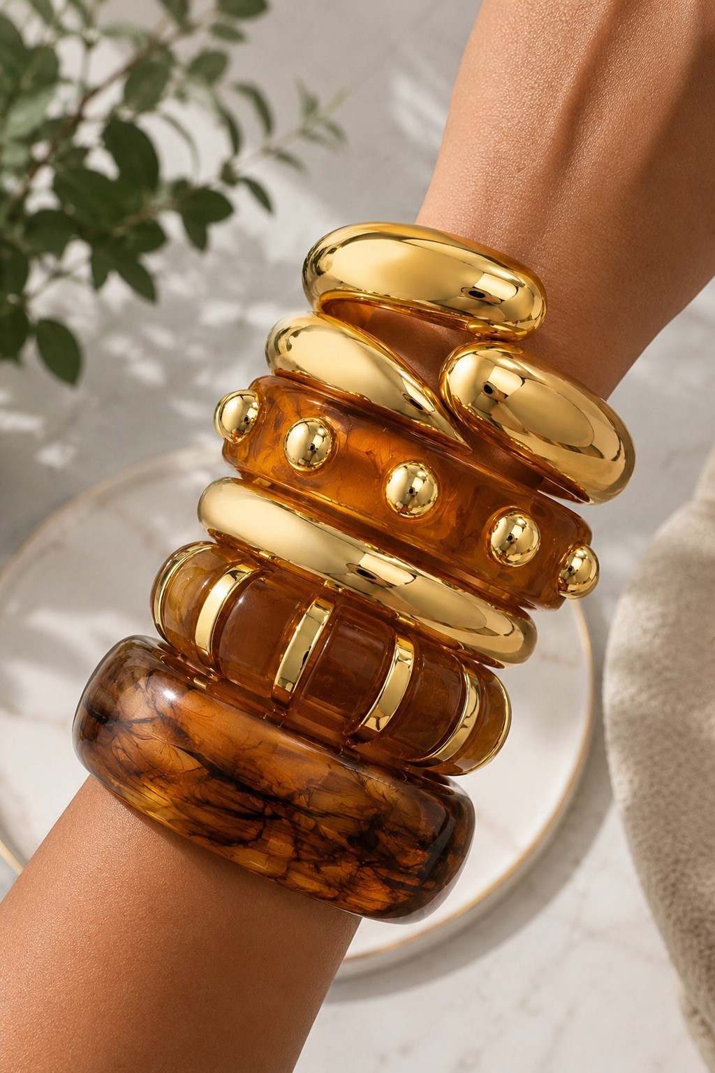 4-Piece Gold Tone & Amber Resin Bangle Bracelet Set – New Sealed