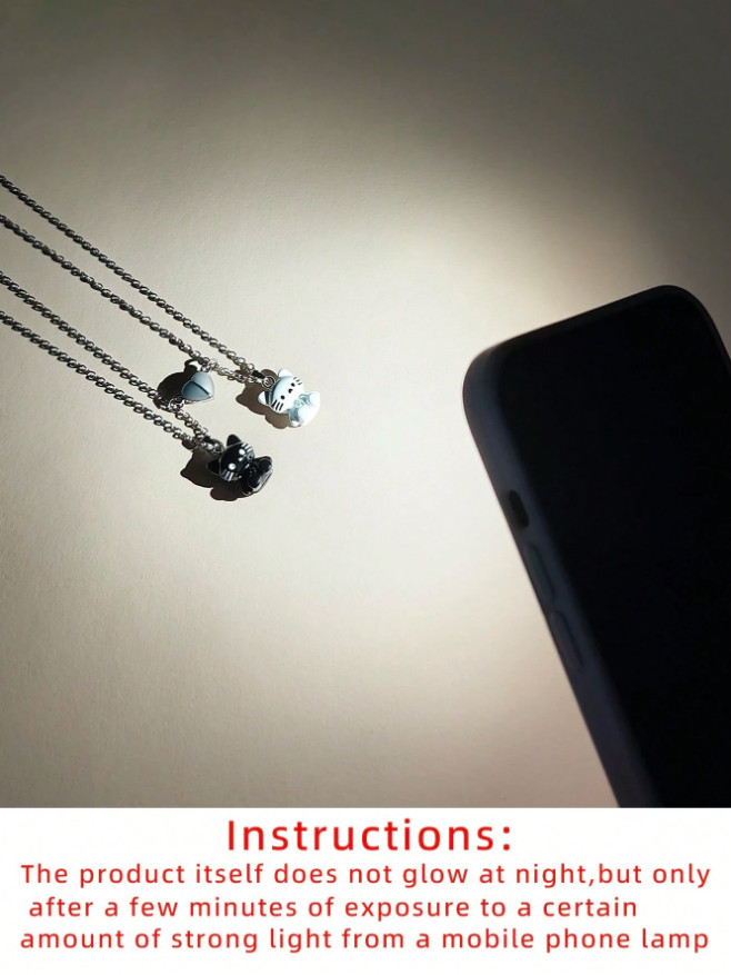 2PCS Couple Necklace Glow In The Dark Kitten Pendant Magnetic Gift Fot Her BFF
