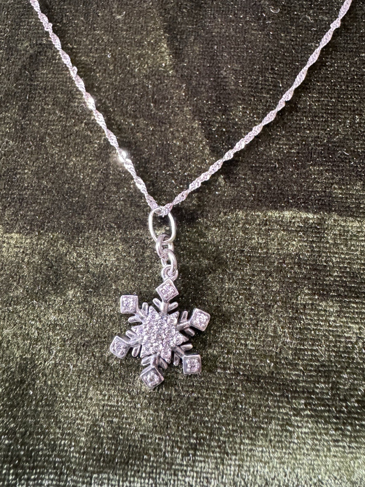 925 Italy Crystal Pavé Snowflake Charm Pendant Necklace Rope Chain Lobster 18”